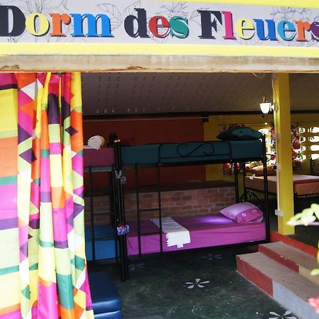 Dorm Des Fleurs Hostel Khao Lak Ngoại thất bức ảnh