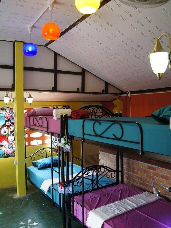 Dorm Des Fleurs Hostel Khao Lak Ngoại thất bức ảnh