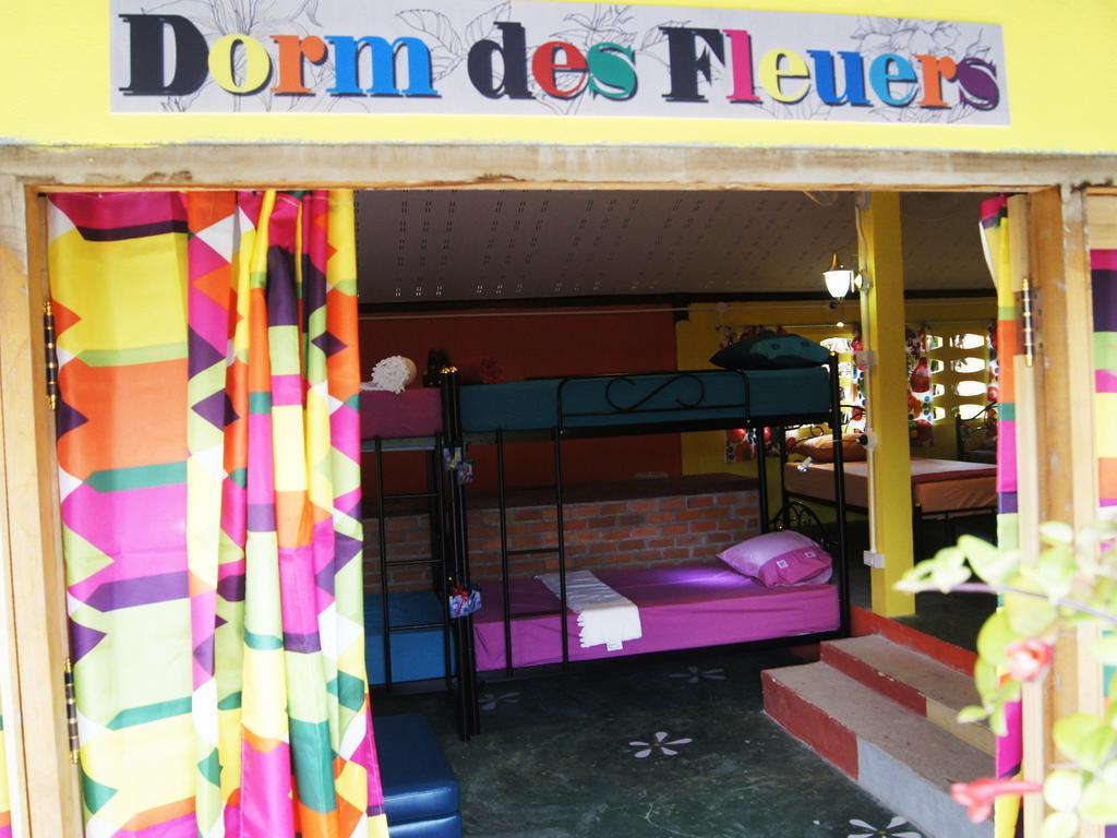 Dorm Des Fleurs Hostel Khao Lak Ngoại thất bức ảnh