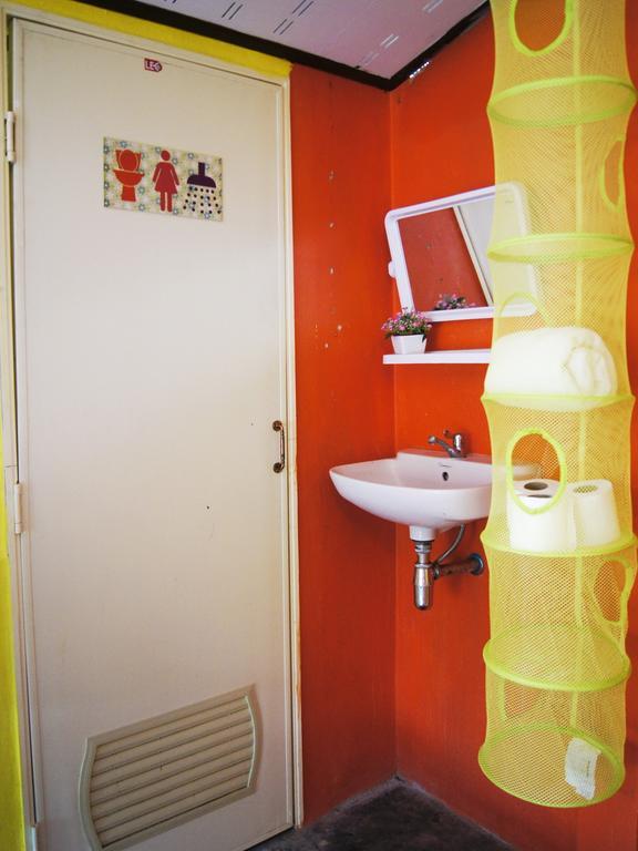 Dorm Des Fleurs Hostel Khao Lak Ngoại thất bức ảnh