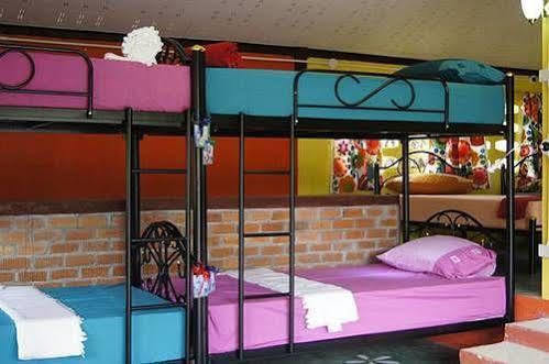 Dorm Des Fleurs Hostel Khao Lak Ngoại thất bức ảnh